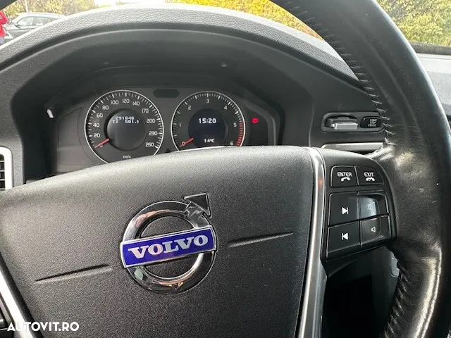 Volvo V70 2.4D Momentum - 3