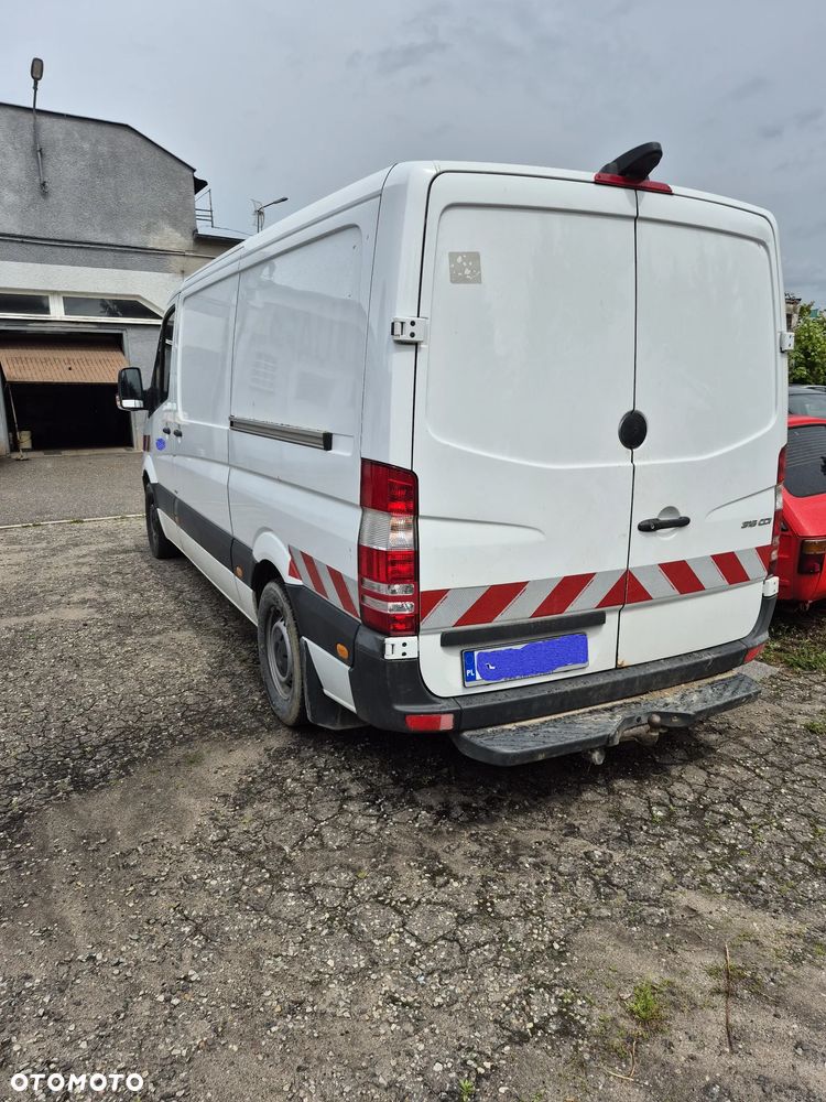 Mercedes-Benz Sprinter - 4
