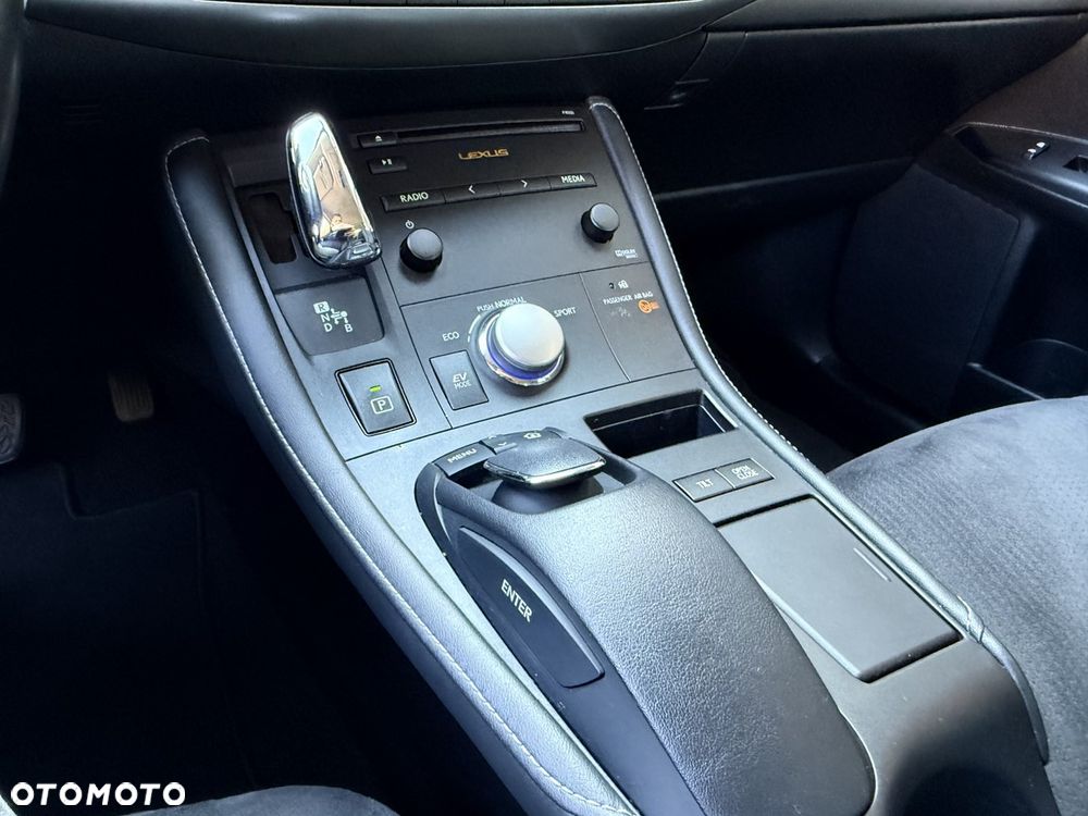 Lexus CT - 23