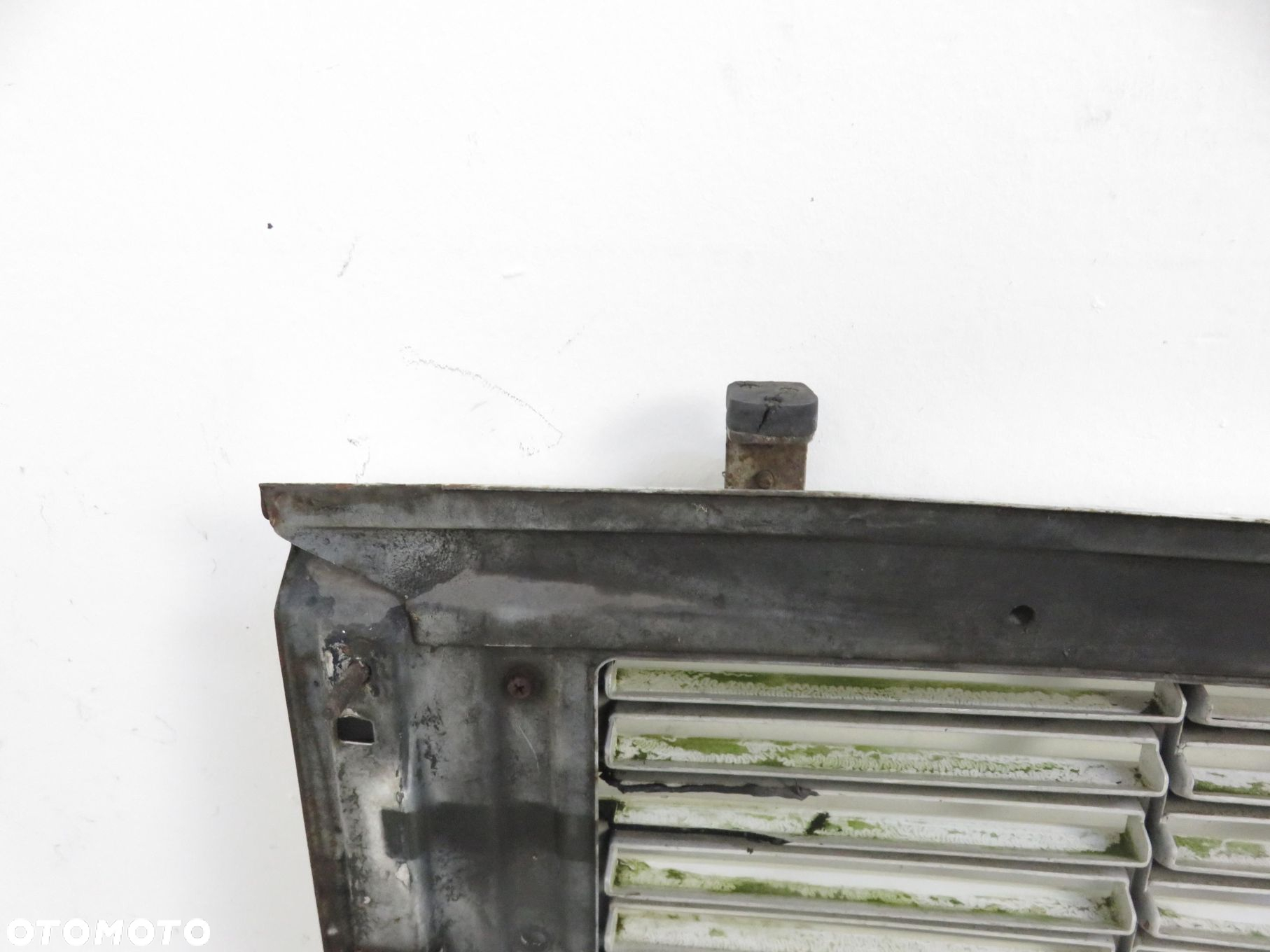 ATRAPA GRILL MERCEDES T2 814D - 9
