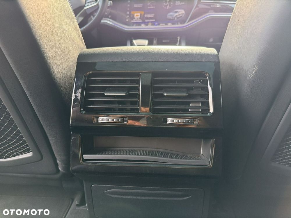 Volkswagen Touareg - 26