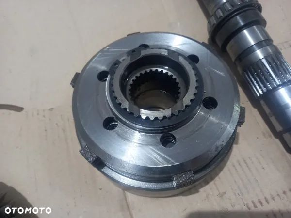 Kosz przedniego napędu Z46 przystawka Massey Ferguson 6170 - 5