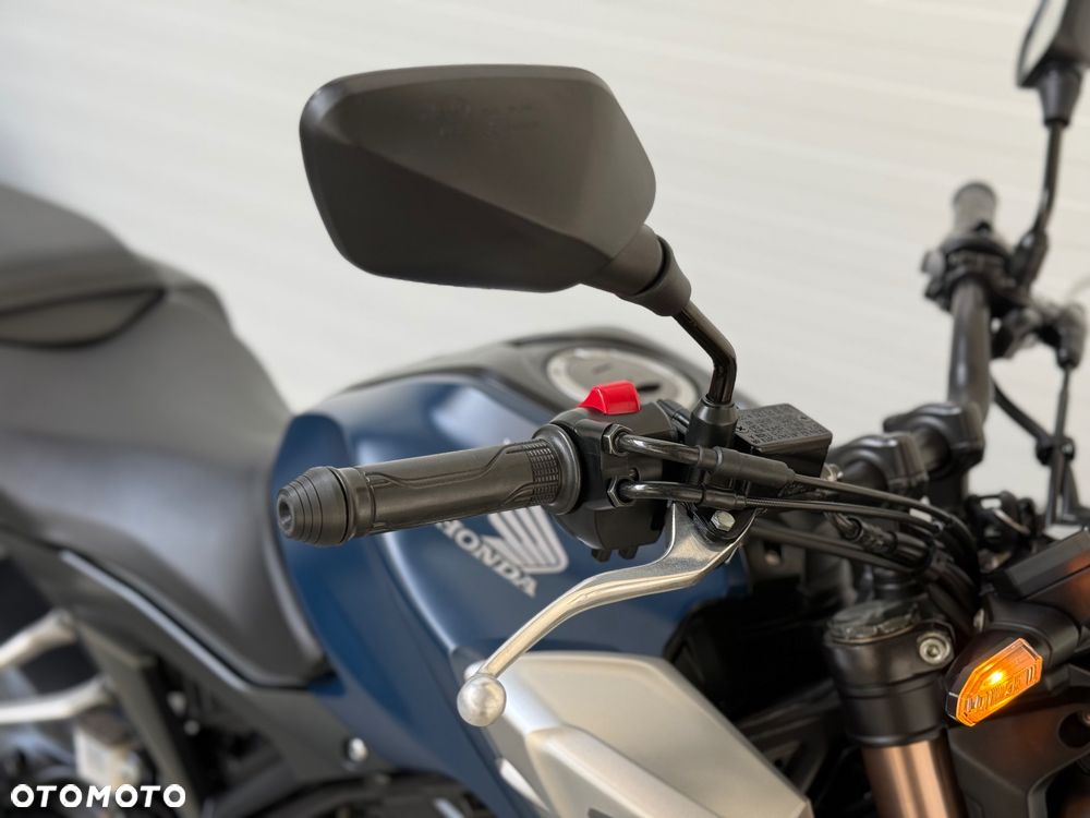 Honda CB - 12