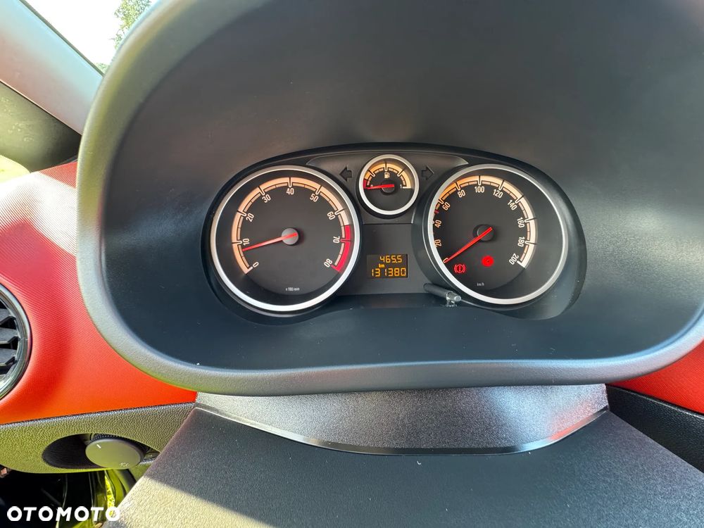 Opel Corsa 1.2 16V Cosmo - 11
