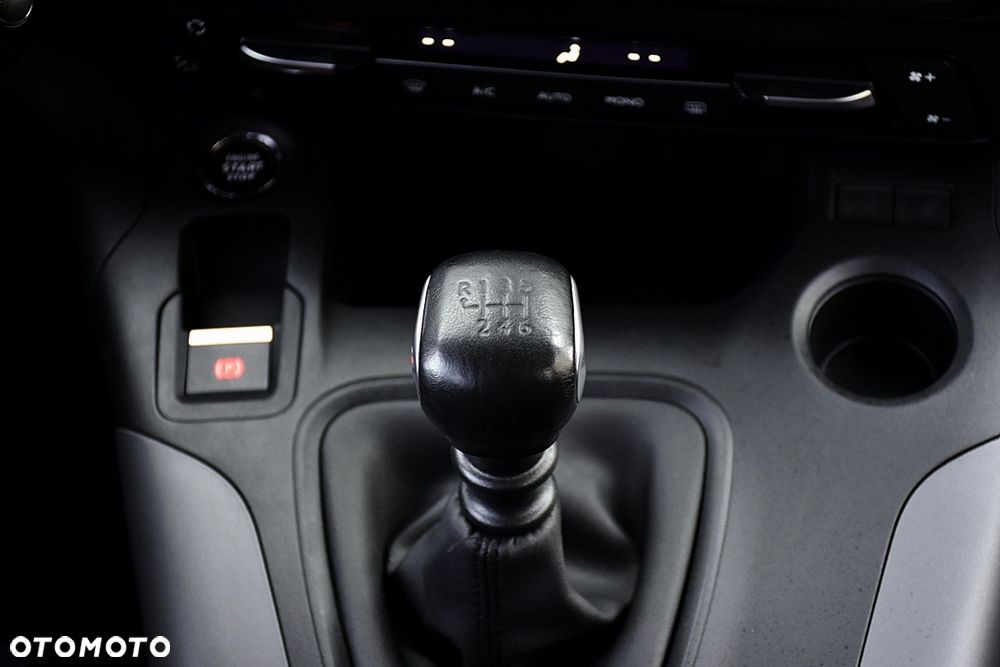 Toyota Proace City Verso 1.2 Turbo L1 Team Deutschland - 23