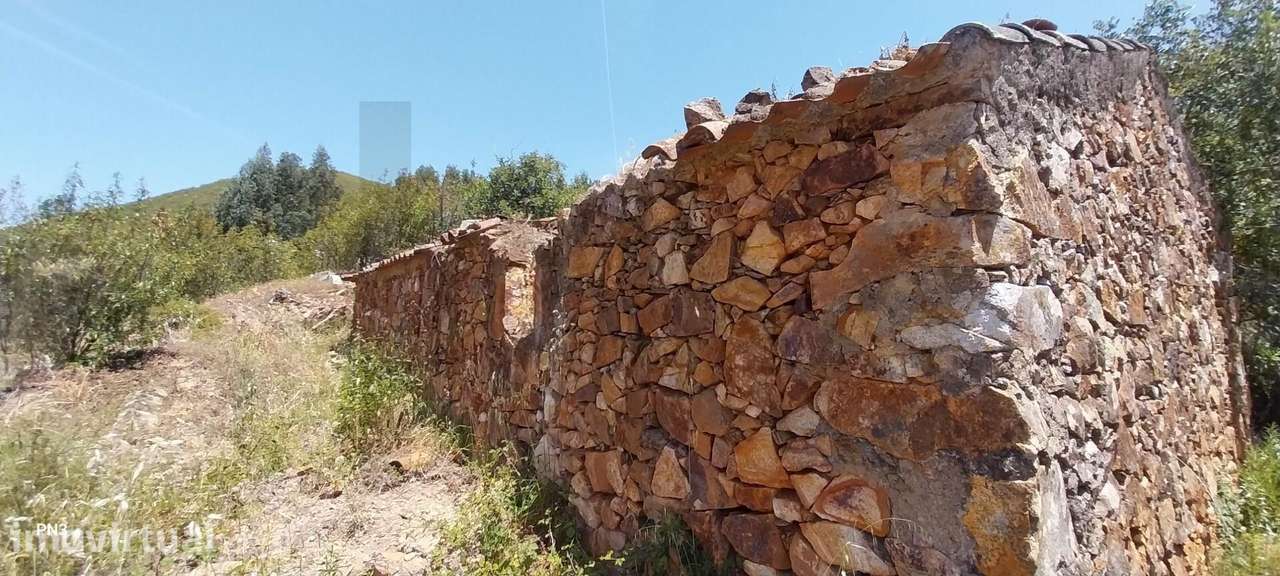 Ruína em Alferce / Monchique — Oportunidade Única no Algarve Rural - Grande imagem: 2/20