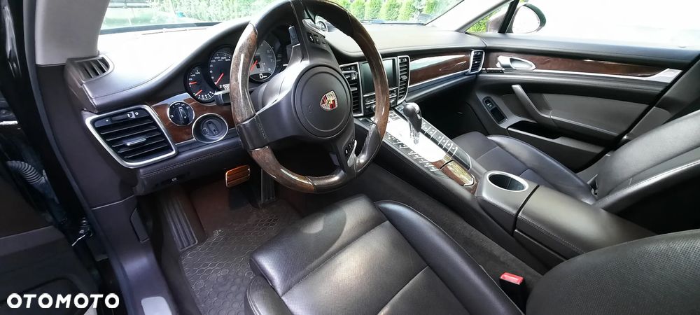 Porsche Panamera 4S - 17