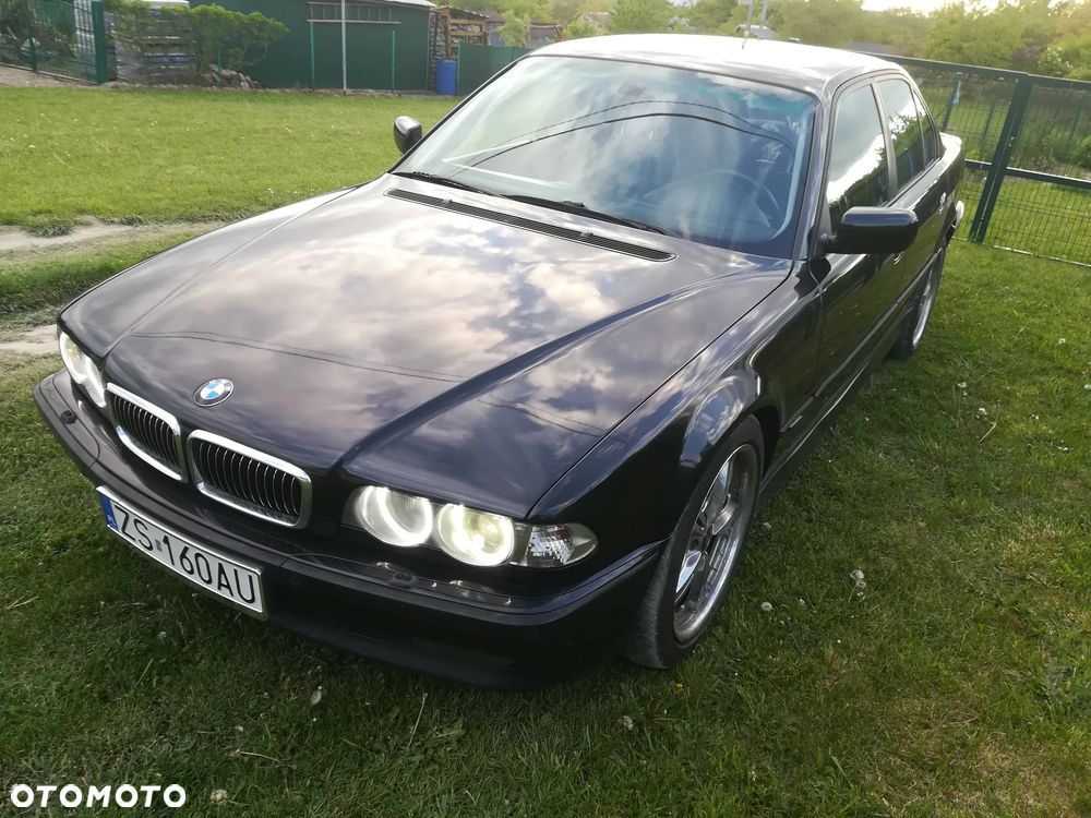 BMW Seria 7 750i - 10