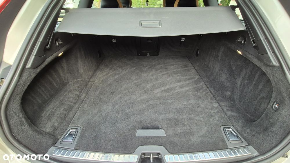 Volvo V90 D4 AWD Momentum - 19