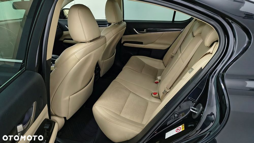 Lexus GS 450h - 17