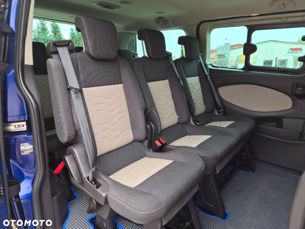 Ford Tourneo Custom - 27