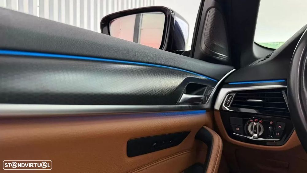 BMW 530 e Pack Desportivo M - 36