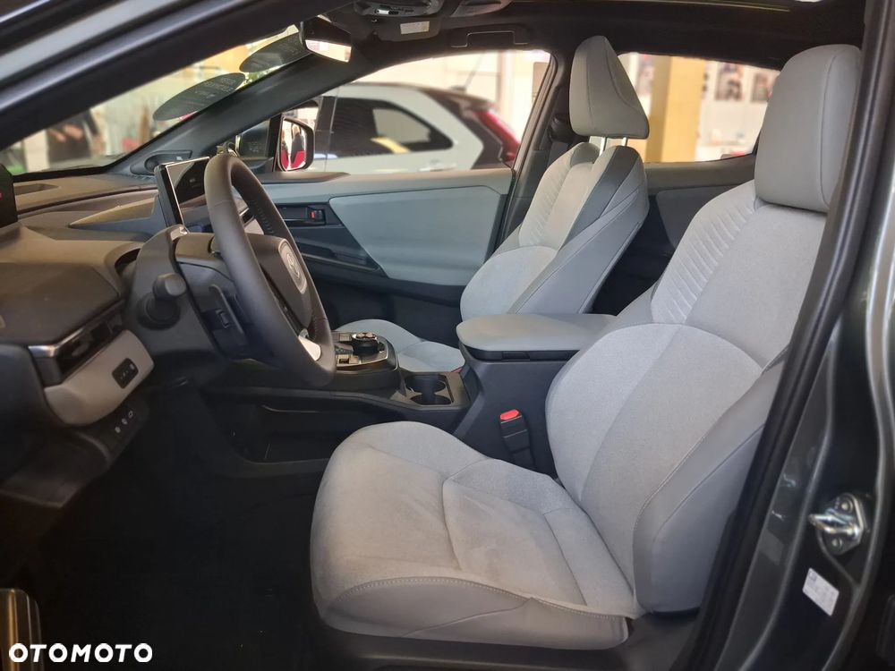 Toyota C-HR+ 77kWh 4x4 Executive - 9