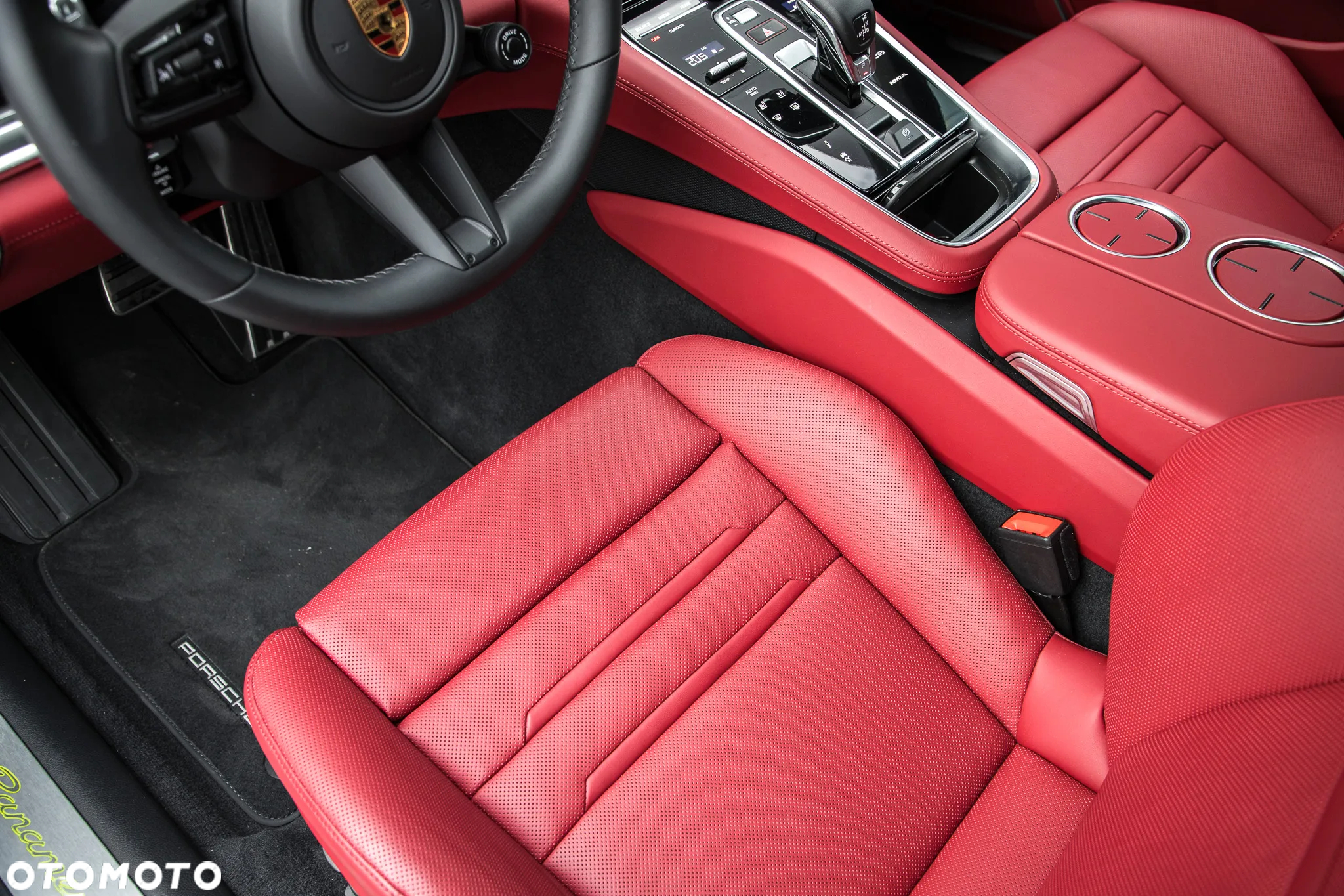 Porsche Panamera 4S Executive - 16