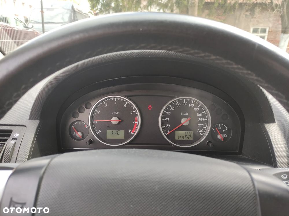 Ford Mondeo 1.8 Ambiente - 4
