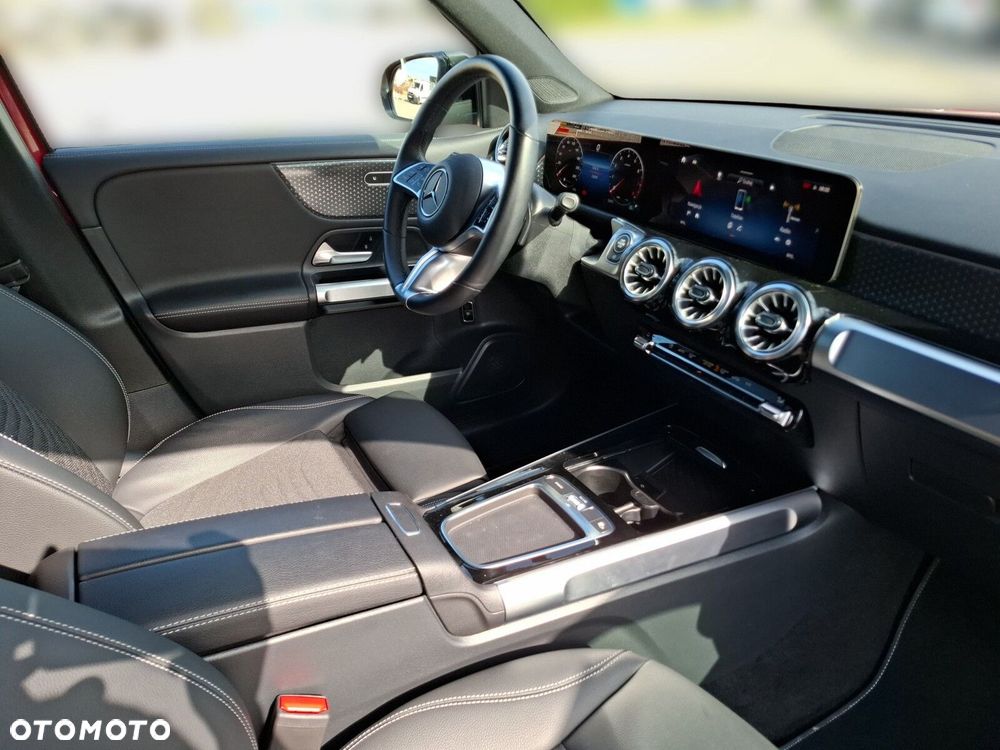 Mercedes-Benz GLB - 12