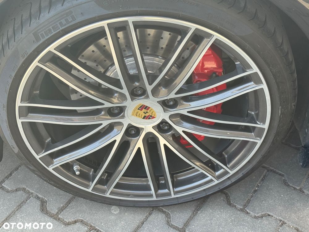 Porsche 911 Carrera 4S PDK - 22