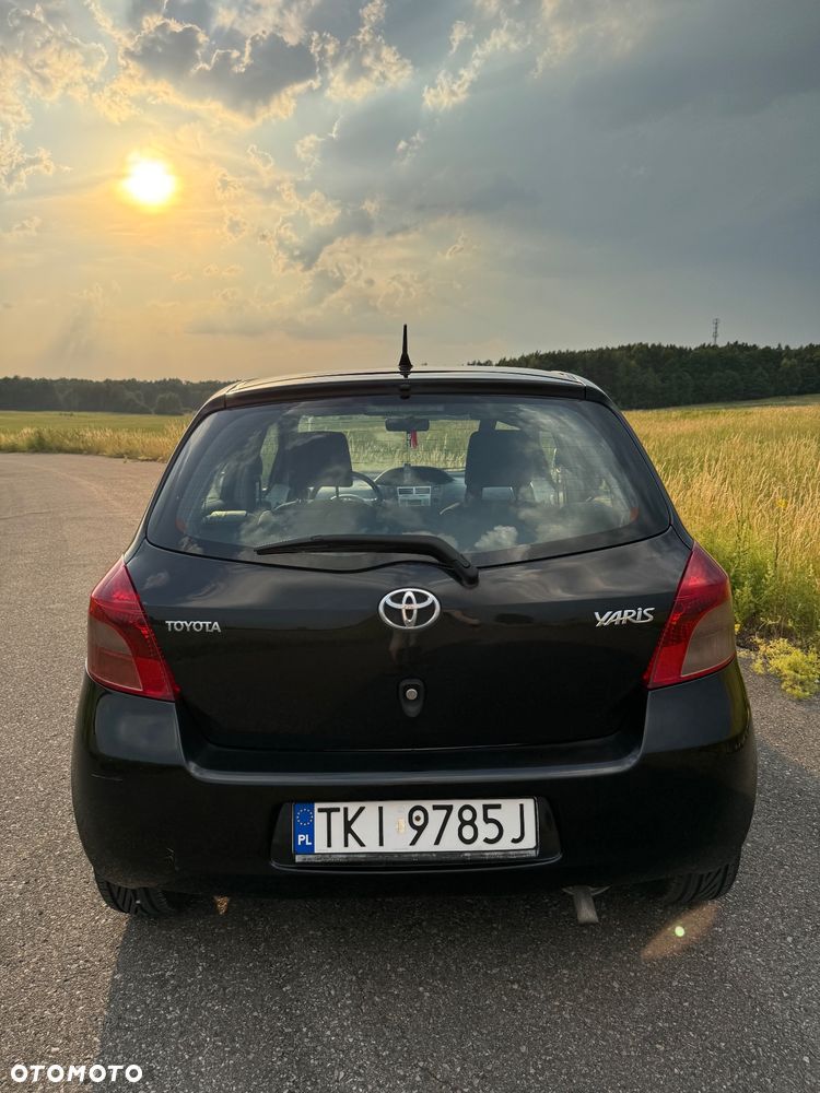 Toyota Yaris - 14