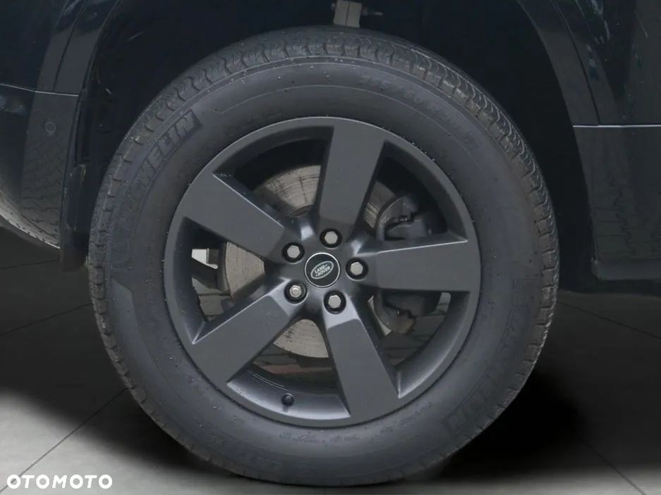 Land Rover Defender - 4