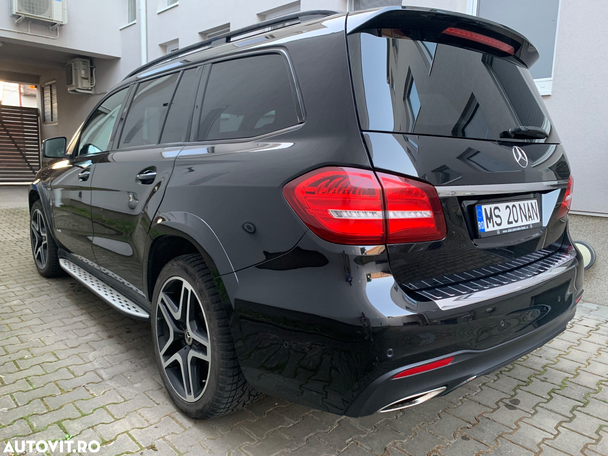 Mercedes-Benz GLS 400 4MATIC Aut - 4