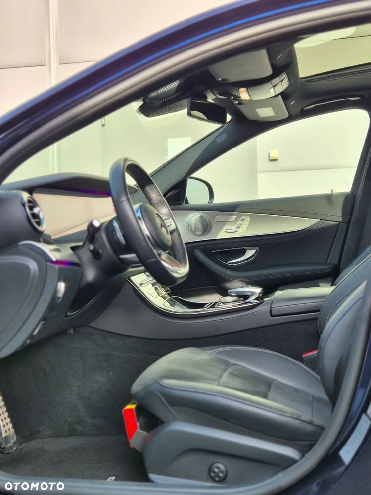 Mercedes-Benz Klasa E 220 d 4-Matic 9G-TRONIC - 21