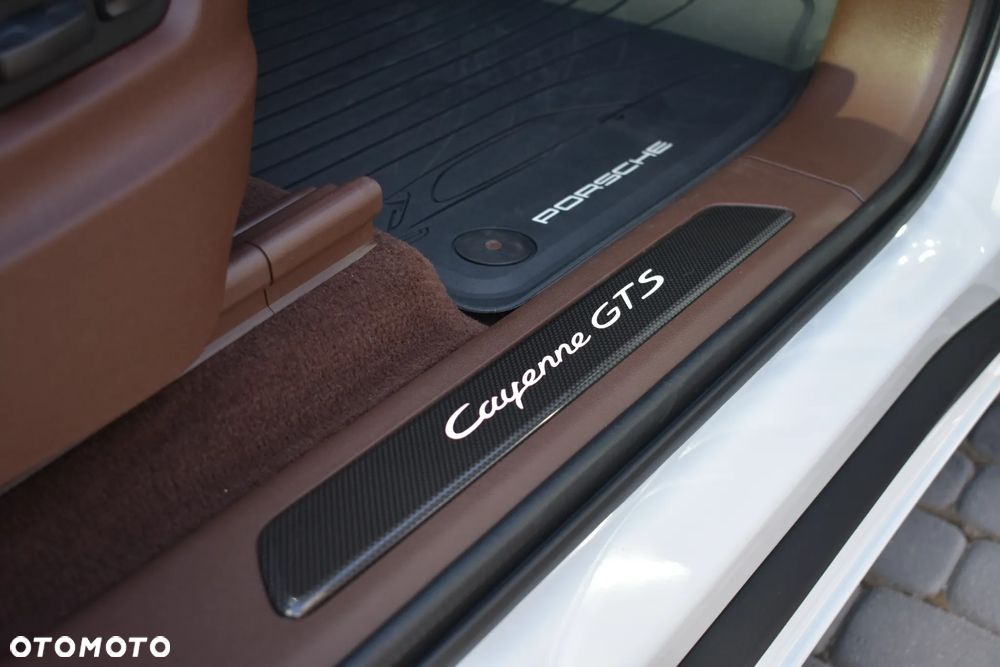 Porsche Cayenne - 39