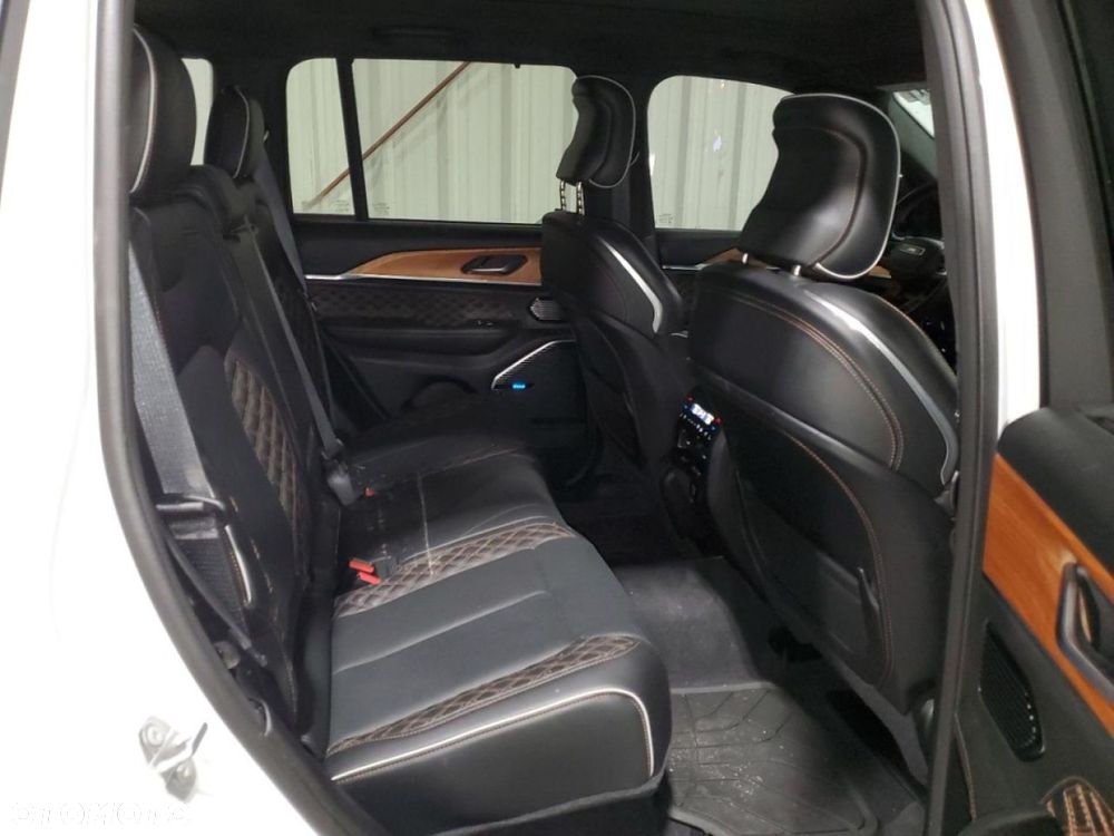 Jeep Grand Cherokee - 9