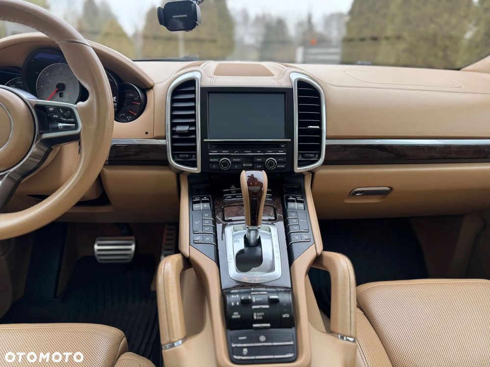 Porsche Cayenne S Diesel Platinum Edition - 17