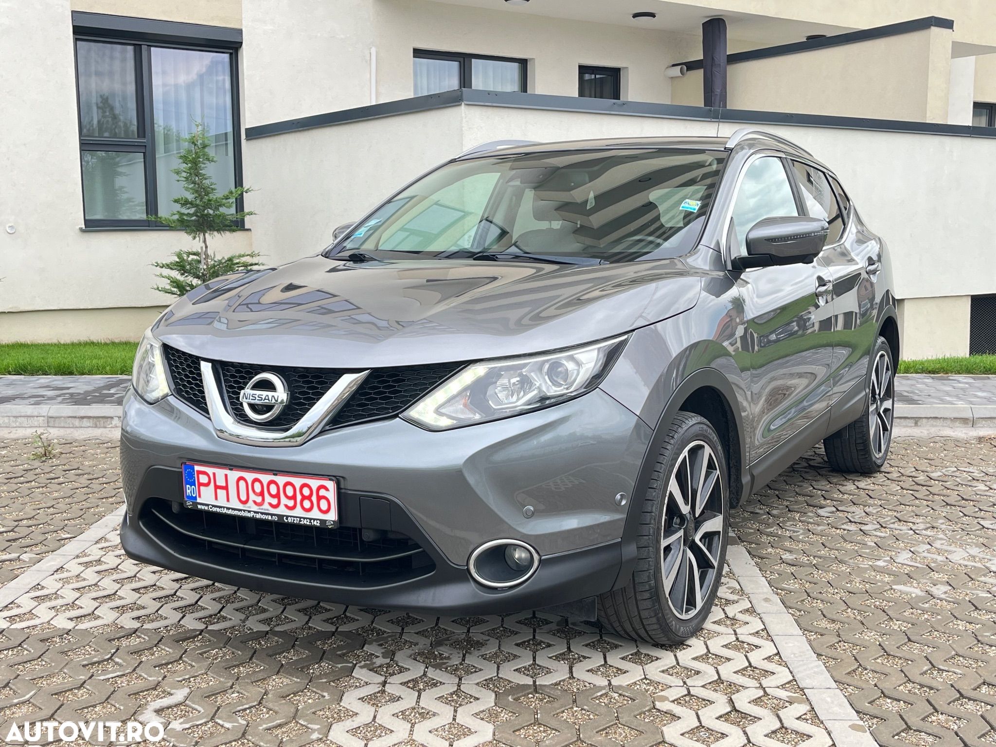 Nissan Qashqai - 1