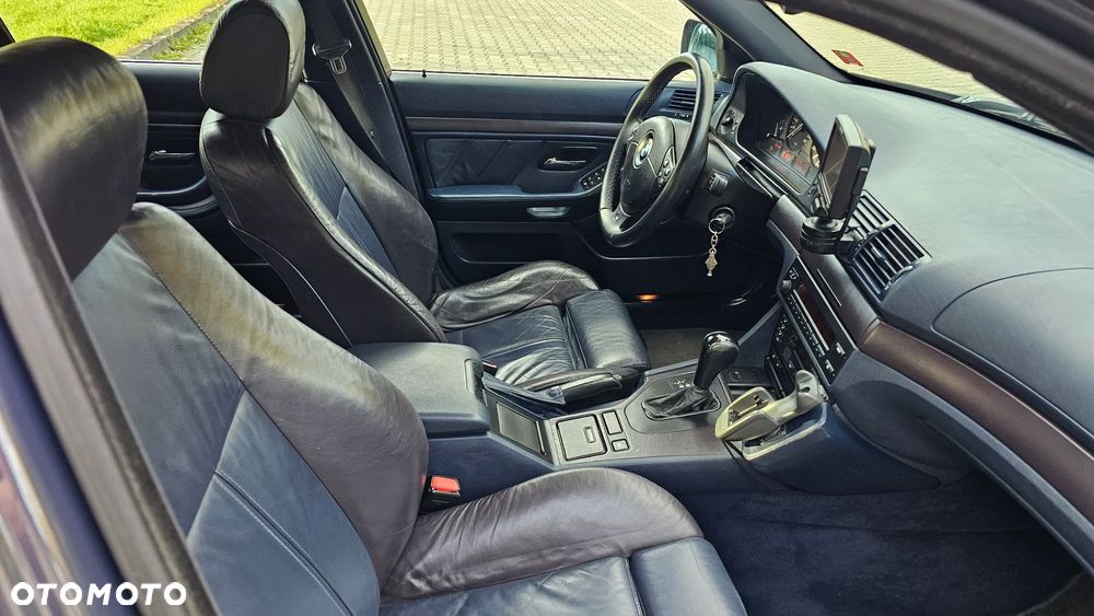 BMW Seria 5 - 29