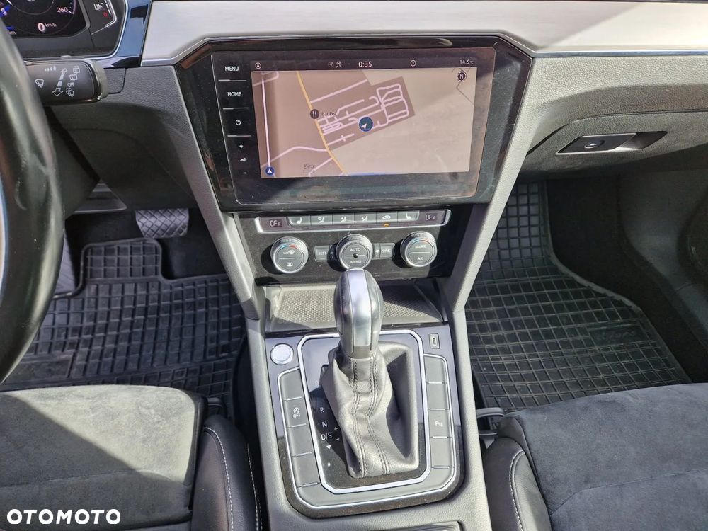 Volkswagen Passat 2.0 TDI Elegance DSG - 12