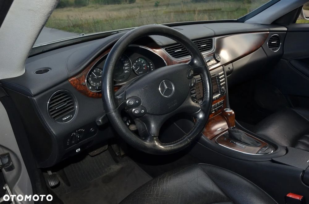 Mercedes-Benz CLS - 24