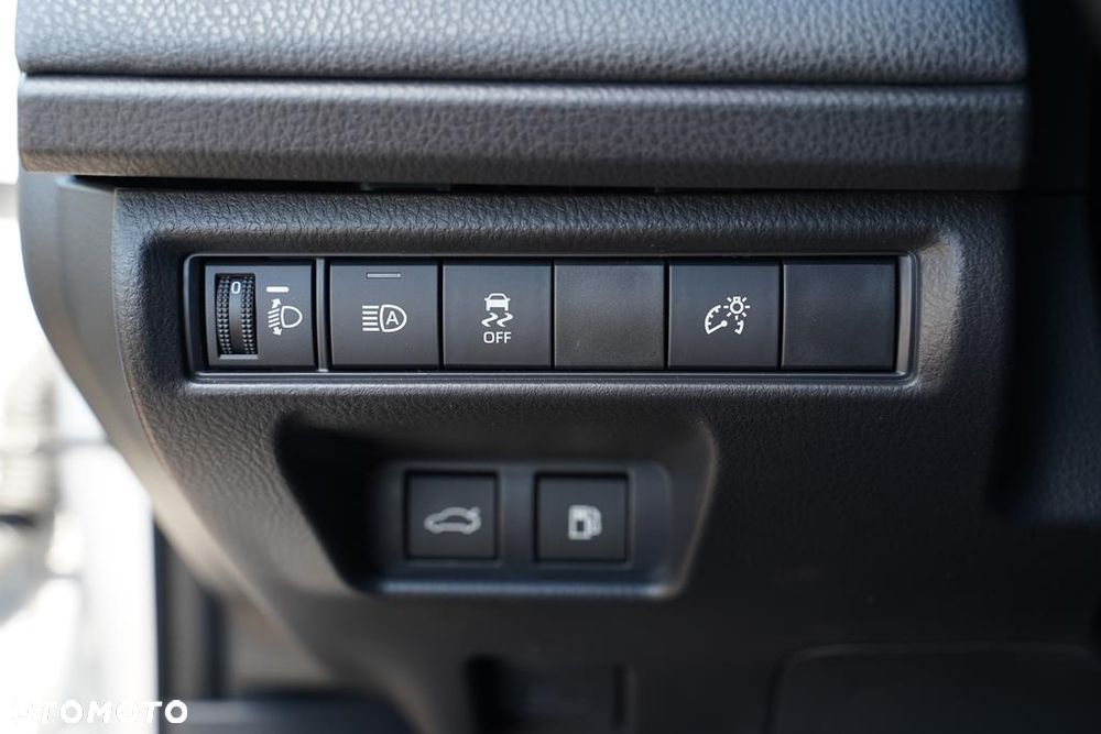 Toyota Camry 2.5 Hybrid Dynamic Force Comfort e-CVT - 17