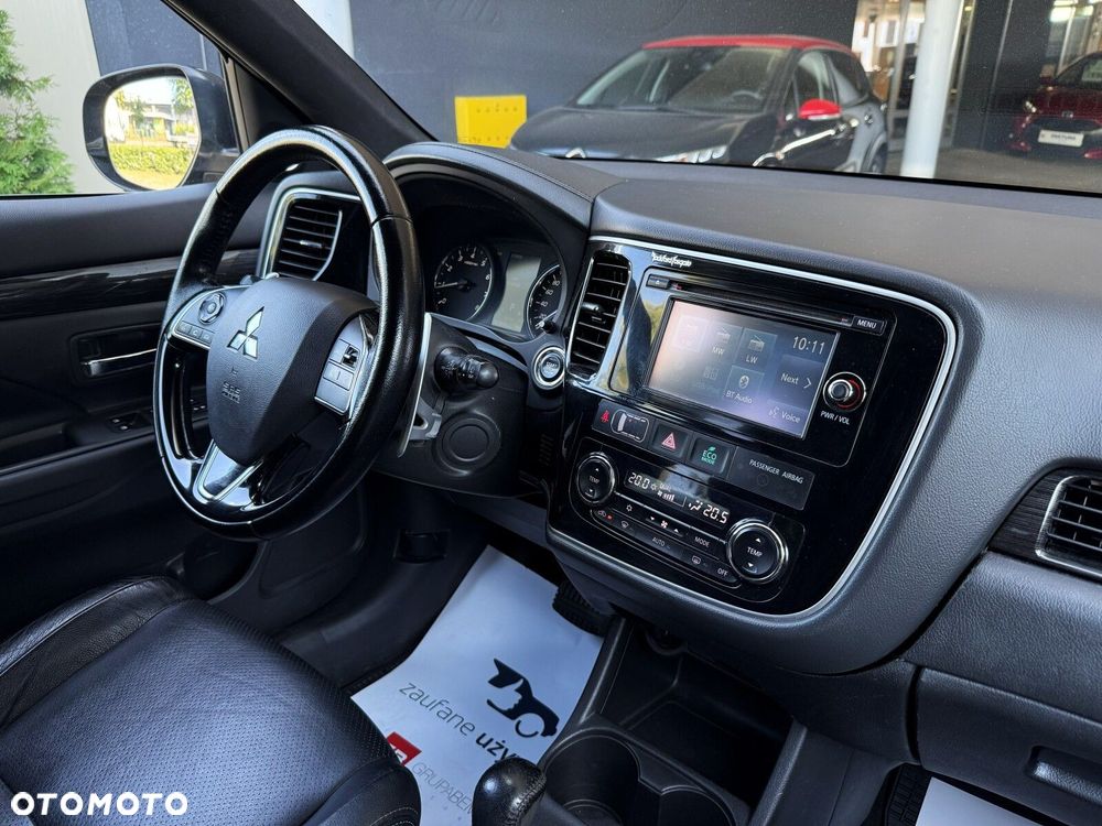 Mitsubishi Outlander 2.0 Intense Comfort 4WD CVT - 33