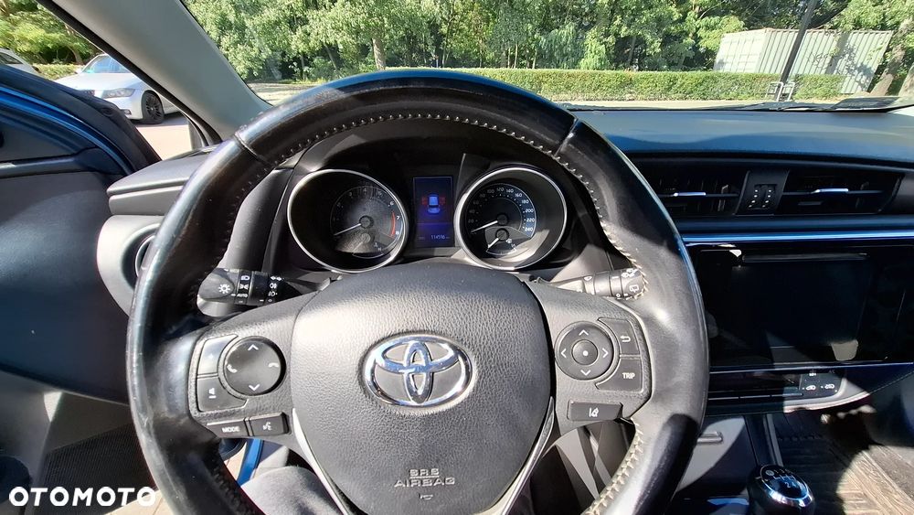 Toyota Auris 1.6 Premium - 14