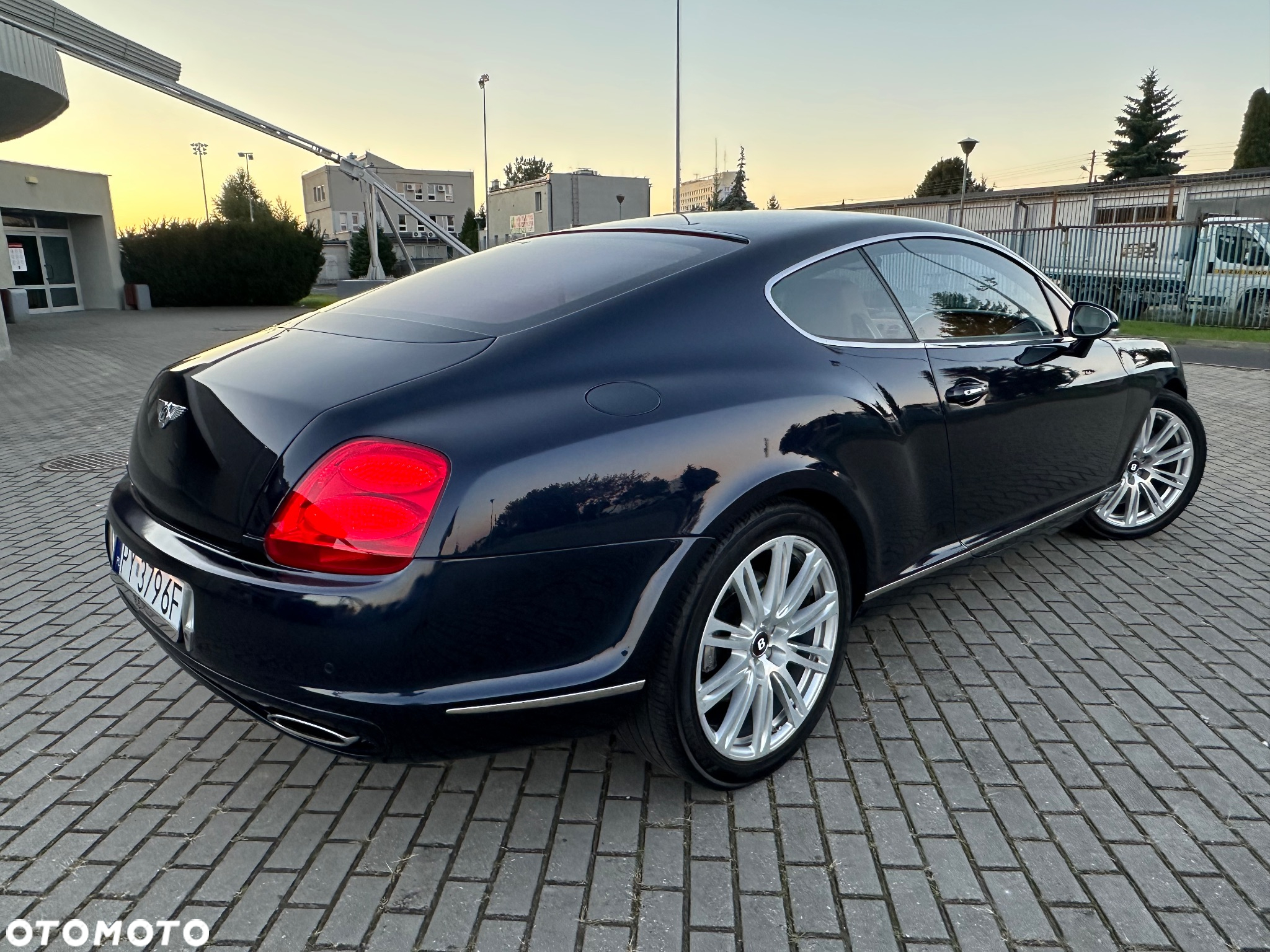 Bentley Continental GT Standard - 19
