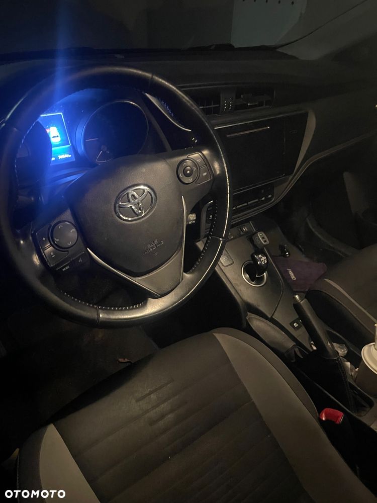Toyota Auris Hybrid 135 Comfort - 8