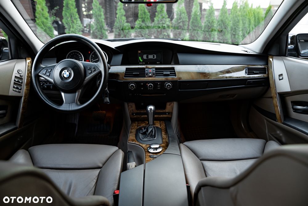 BMW Seria 5 530i - 26