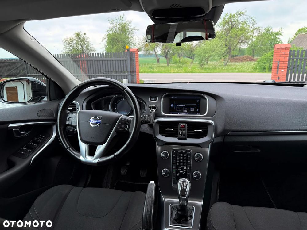 Volvo V40 T3 Momentum - 12