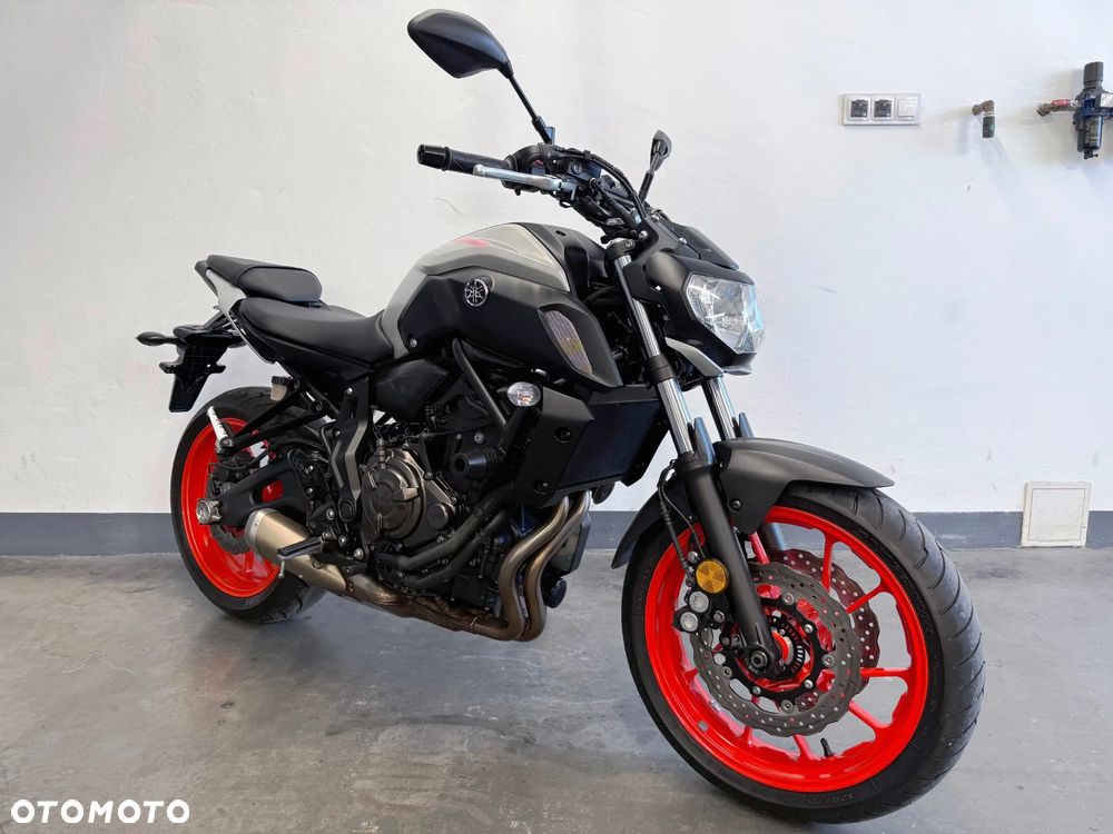 Yamaha MT - 2