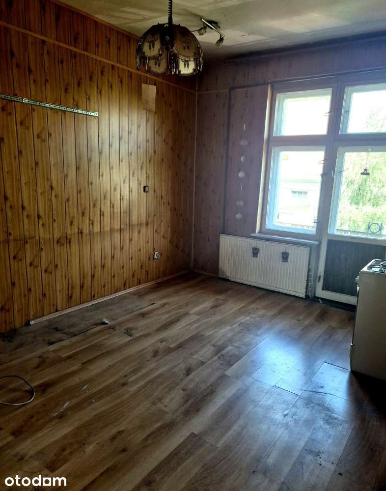 dwupokojowe, które może stać się trzypokojowym, z garażem i piwnicą