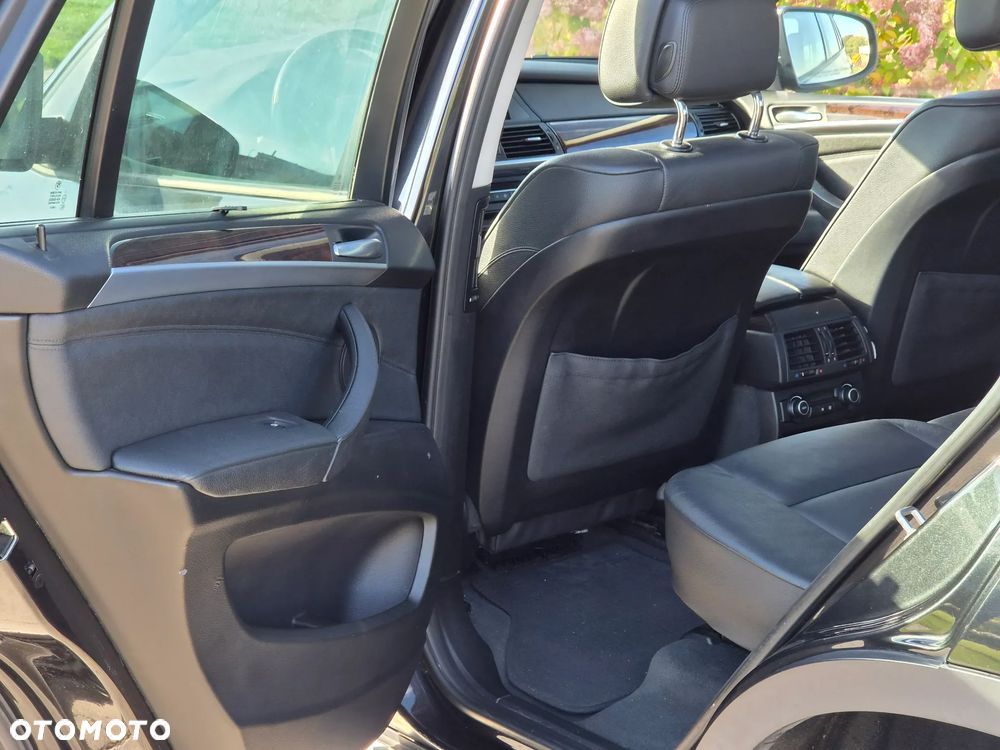 BMW X5 xDrive35i - 16