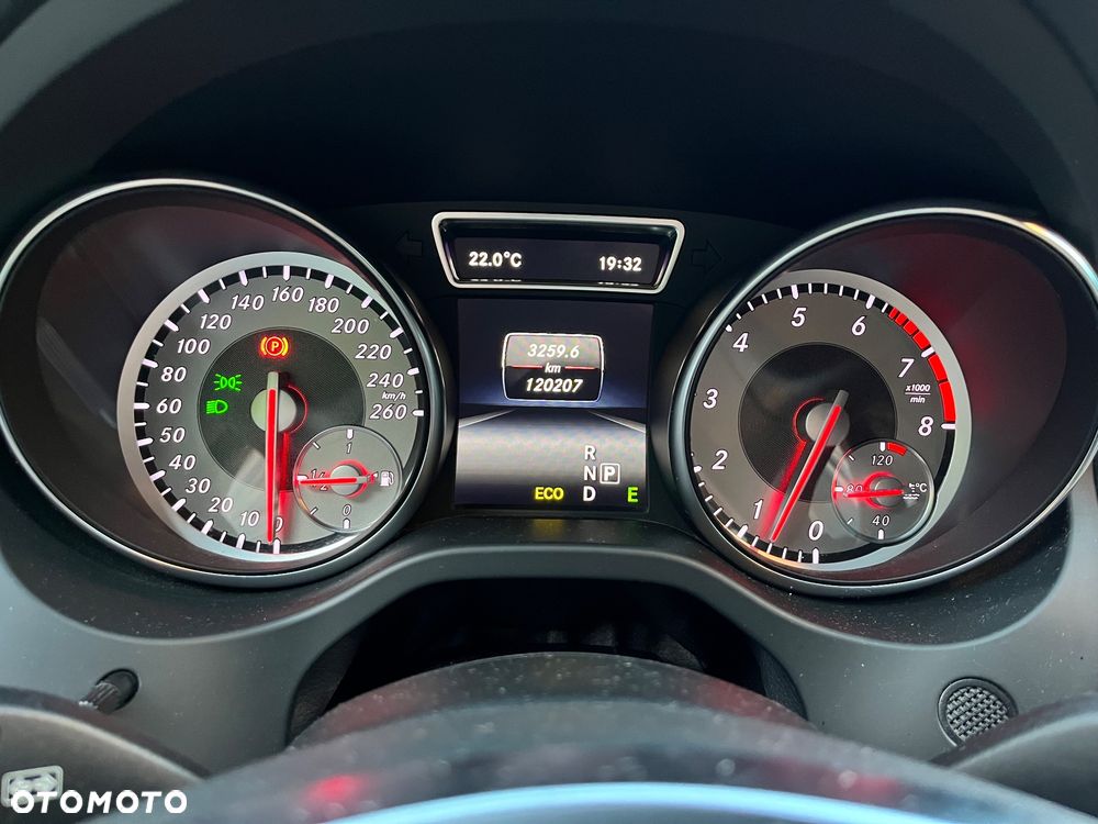 Mercedes-Benz GLA 250 7G-DCT - 20