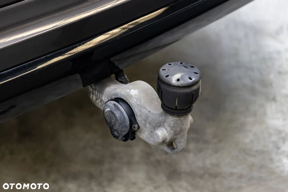 Volvo XC 60 T8 Plug-In Hybrid AWD R-Design - 40