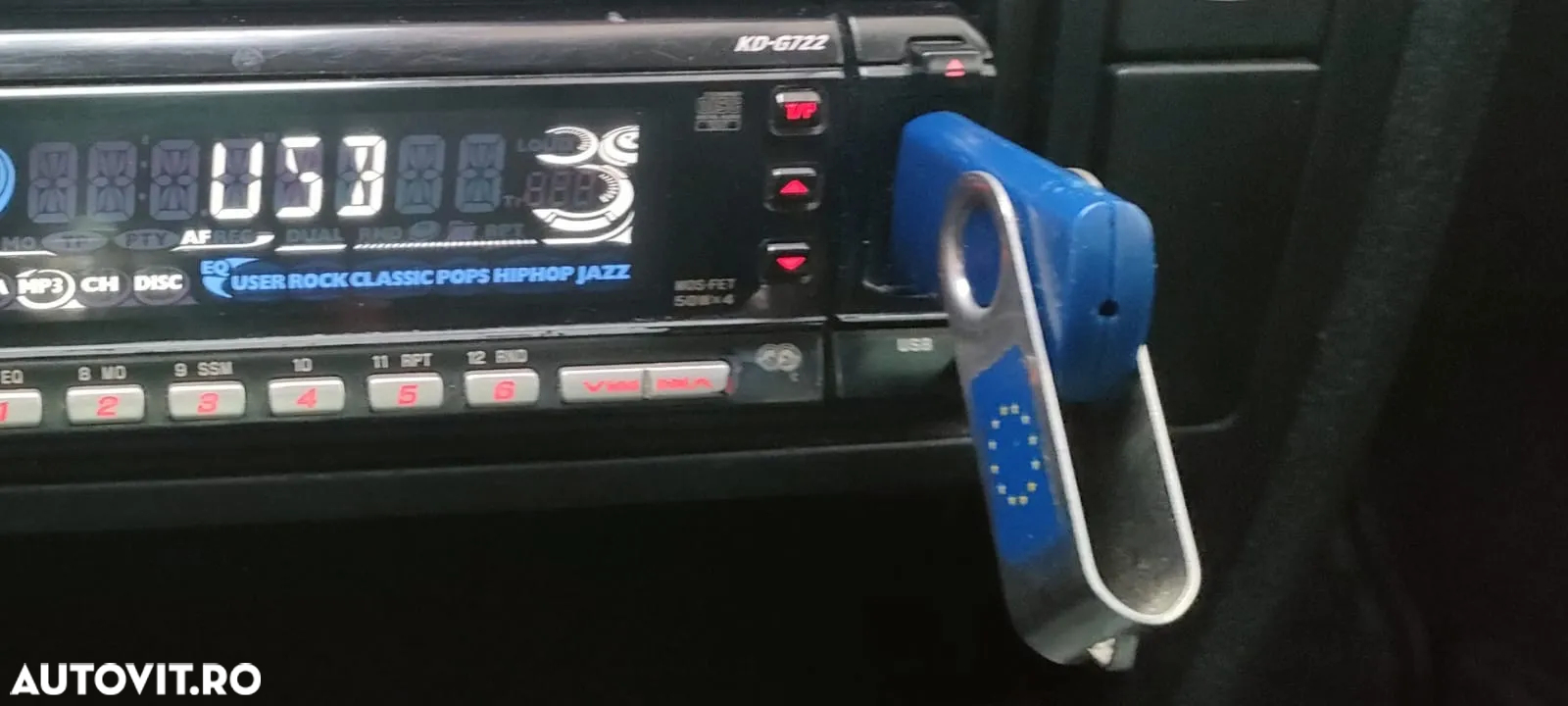 Volkswagen Passat - 11