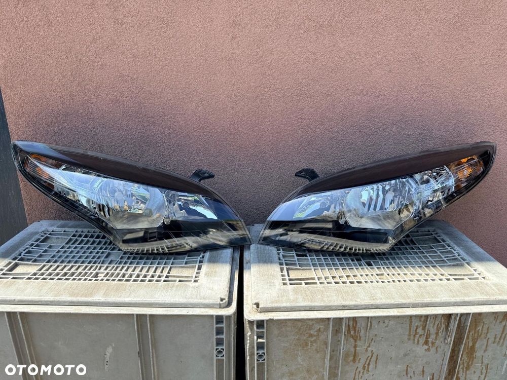 Lampa przednia RENAULT MEGANE III ZWYKŁE KOMPLET CZARNE EUROPA Z 1 AUTA AL - 1