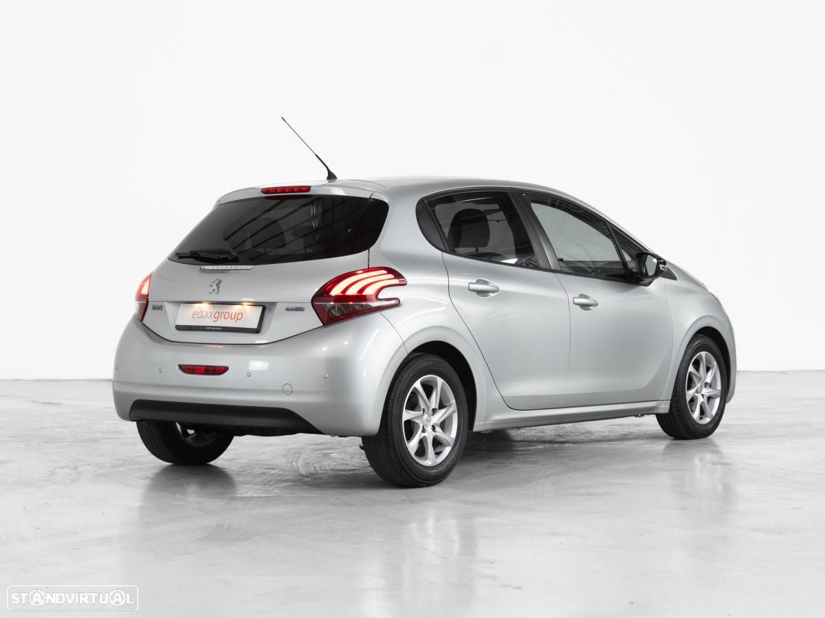 Peugeot 208 - 3