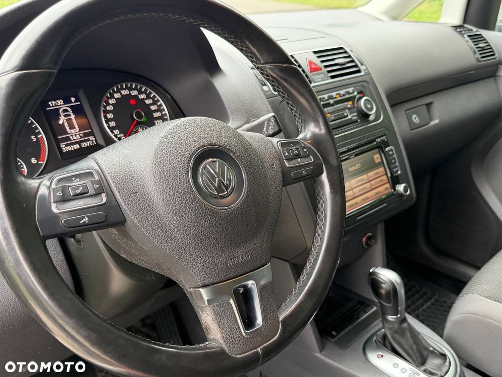 Volkswagen Touran - 14