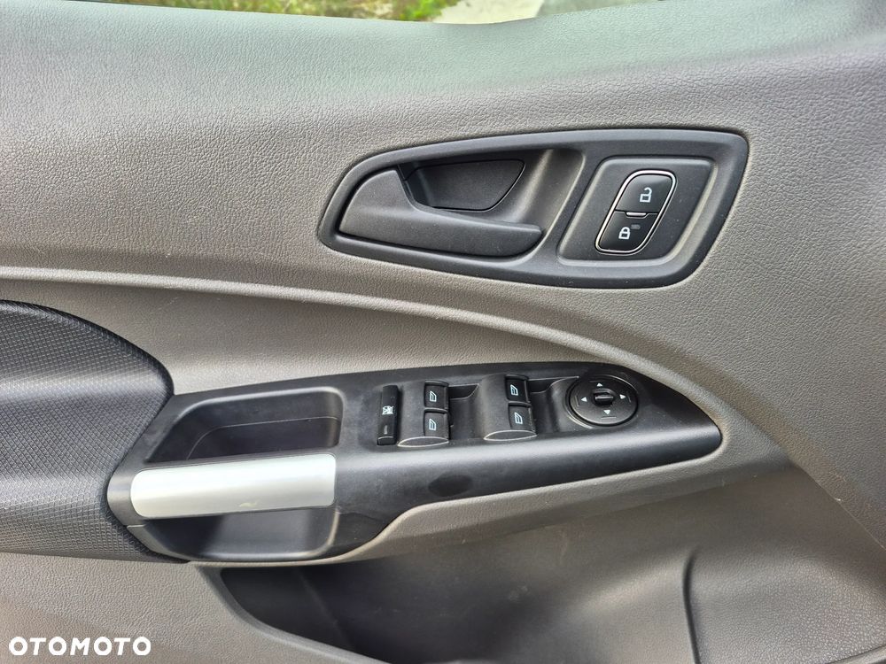 Ford Tourneo Connect Grand - 11