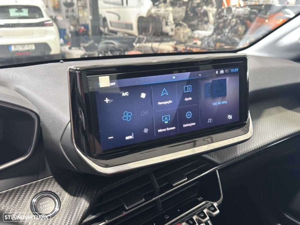 Peugeot 208 1.2 PureTech Allure - 19